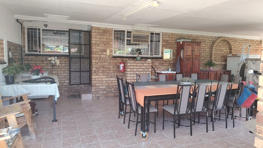 5 Bedroom Property for Sale in Flamwood North West